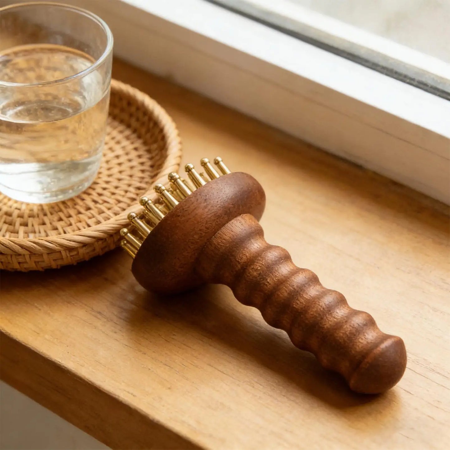 Massage Comb SPA Gua Sha Tool Copper Head Massage Gua Sha Comb Long Wooden Handle Sturdy Meridian Point Massager Brush